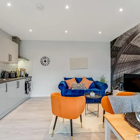 Lavish London Apartment - 5 Minutes From Tottenham Stadium Spurs Exterior photo